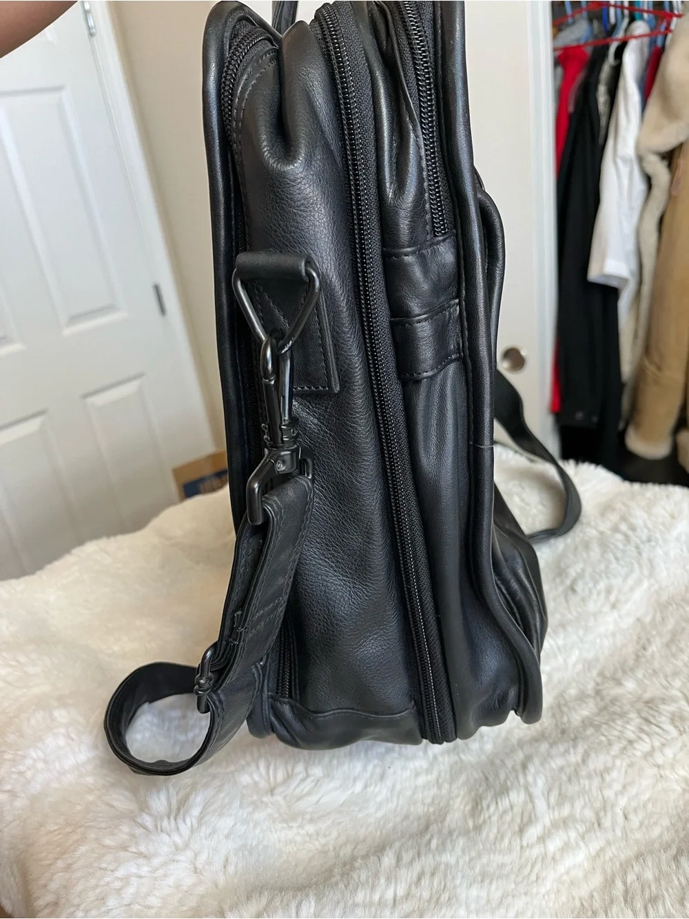 Tumi Black Leather Multi-Pocket Briefcase with Shoulder Strap